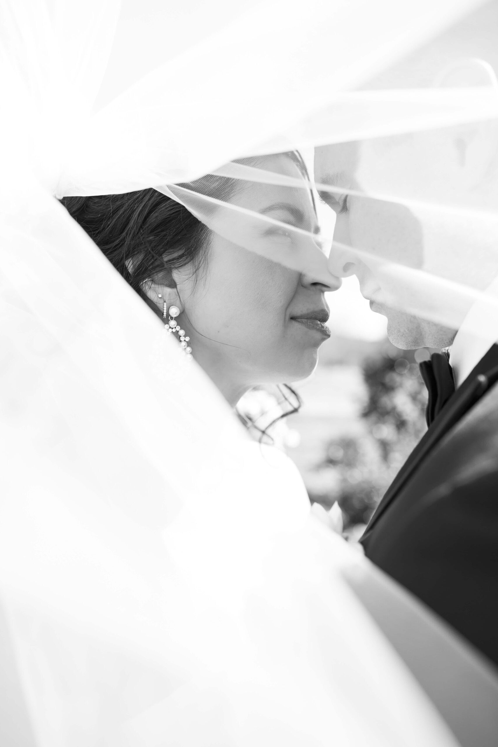Romantic black and white portrait by Magdalena Stefanek Photography Landon Estate wedding & elopement photographer.